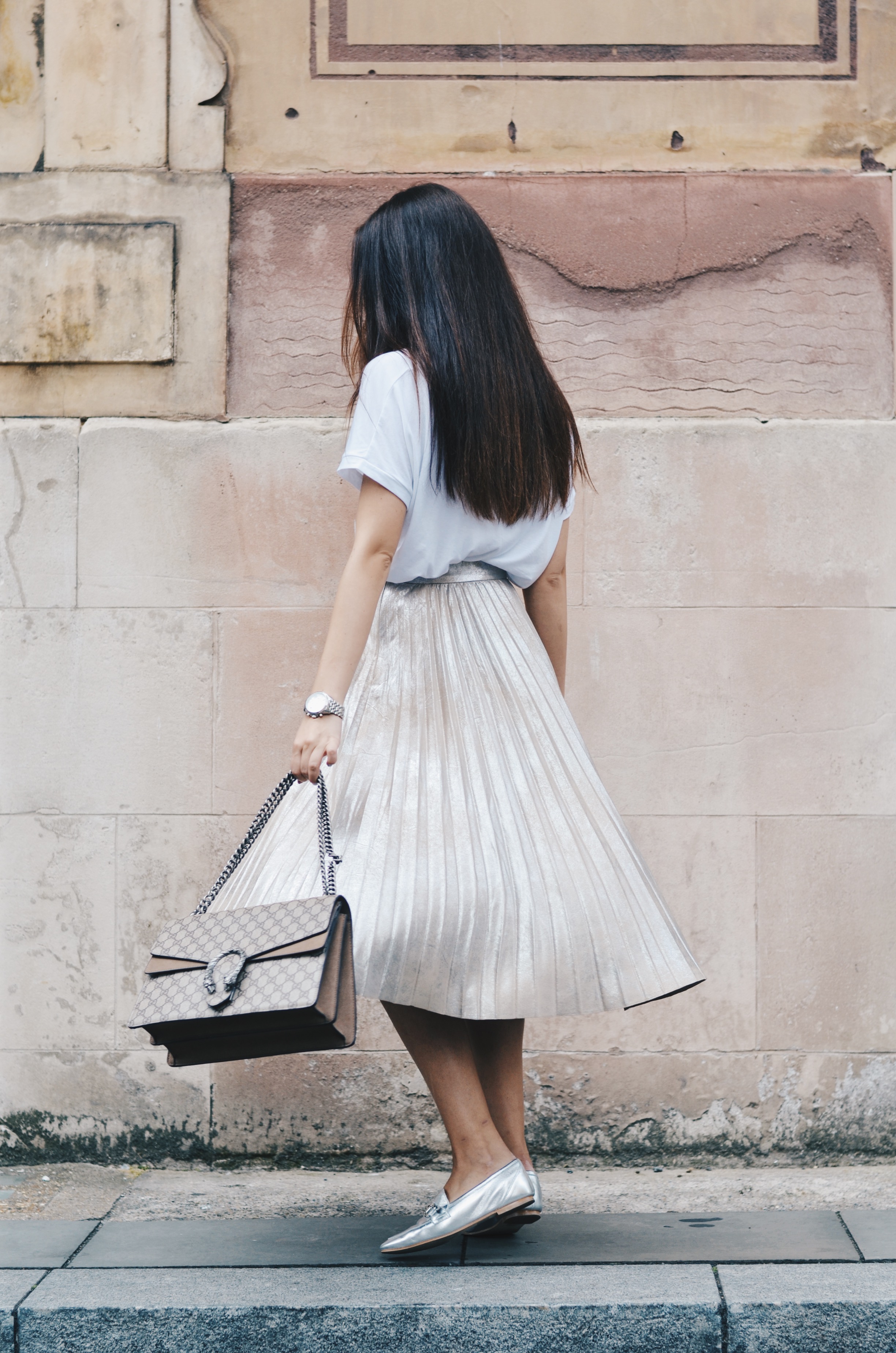 Top: ZARA | Skirt: ZARA | Shoes: Office | Bracelet: Tiffany & Co | Watch: Thomas Sabo | Bag: Gucci